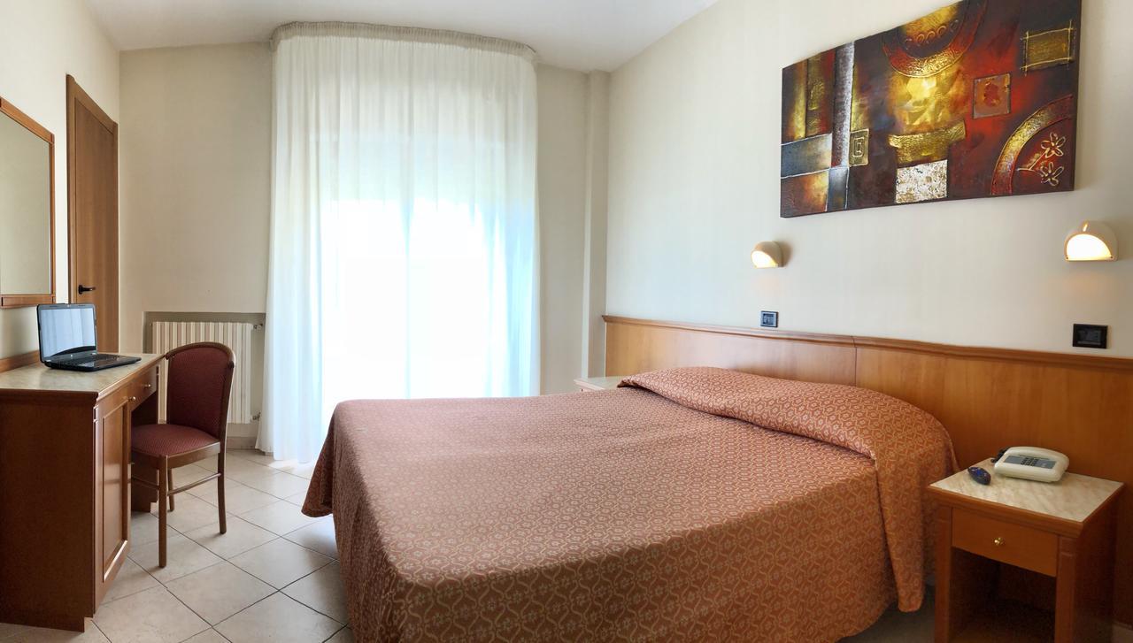 Hotel Sollievo - San Gennaro 圣乔瓦尼·罗通多 外观 照片